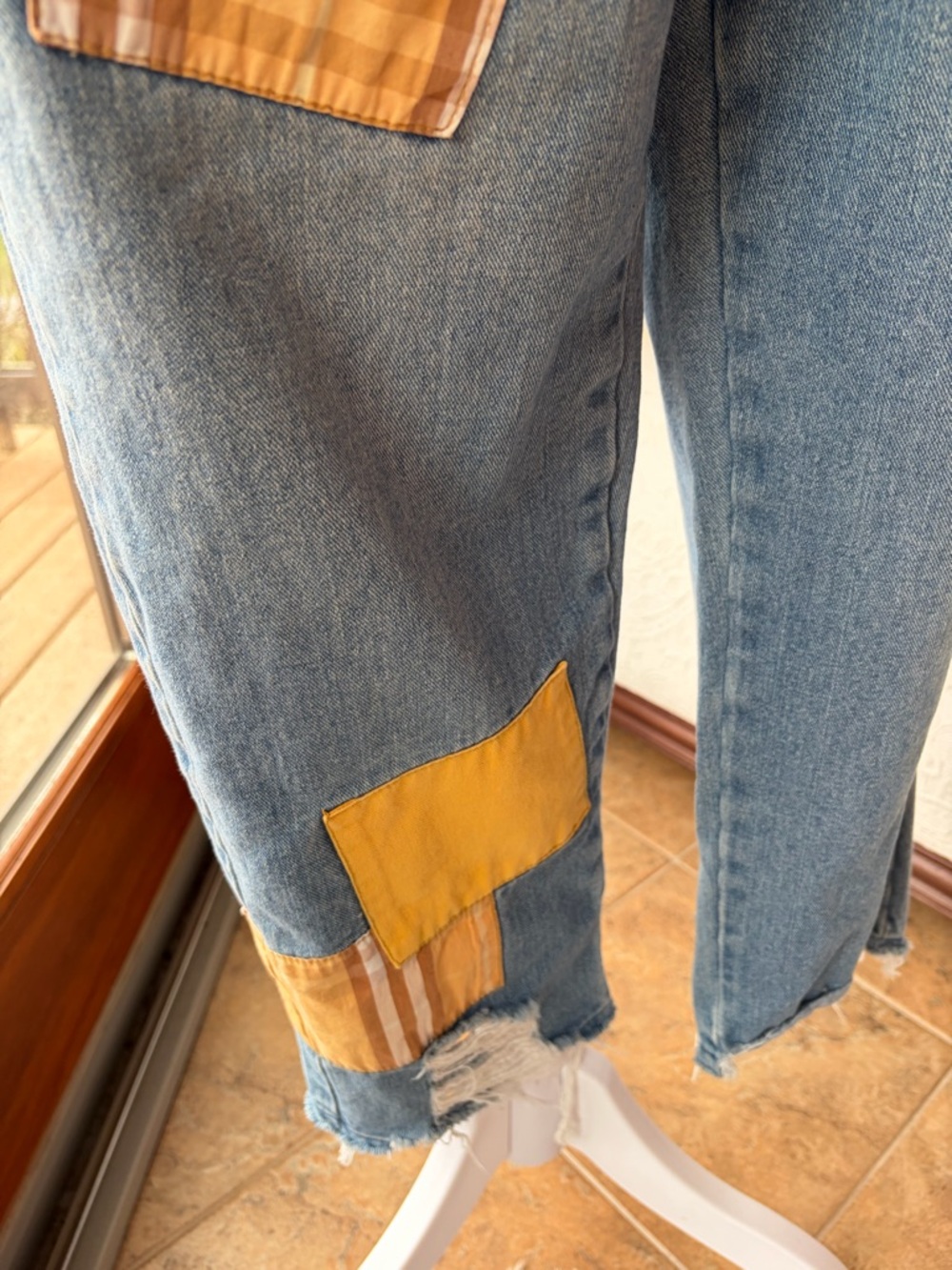 Forever 21  Boyfriend Jeans with Multicolor Patchwork Sz 26 Denim BOHO Vintage - Picture 5 of 9